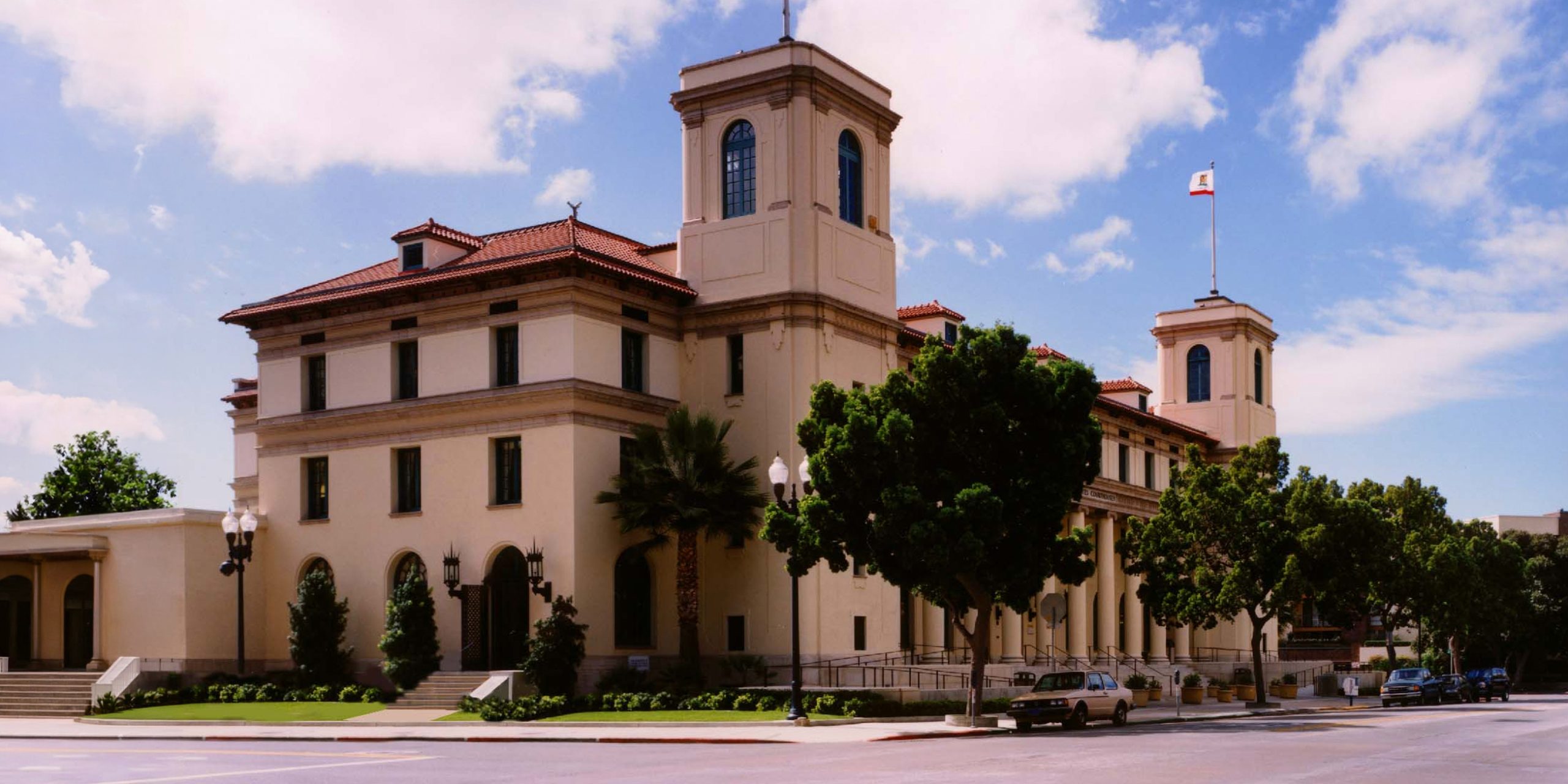 TS_Photo_Courthouse_Ext_SD_Jacob_W_325_W_